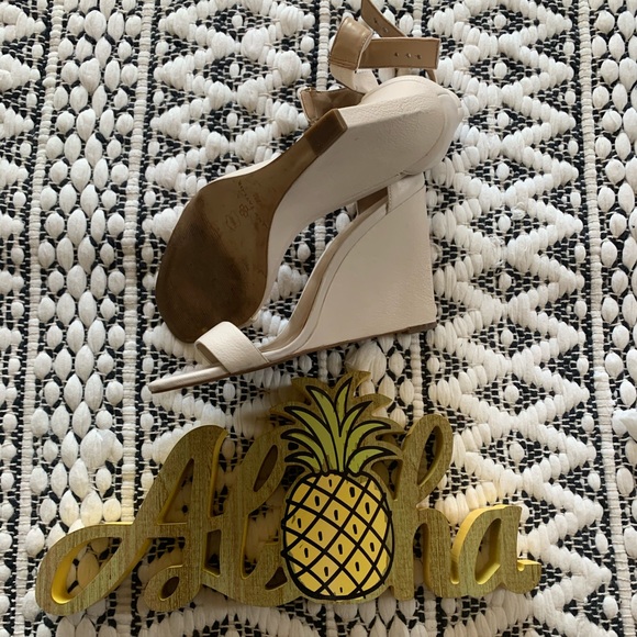 Ann Taylor White Leather Wedge Sandal - Picture 3 of 6